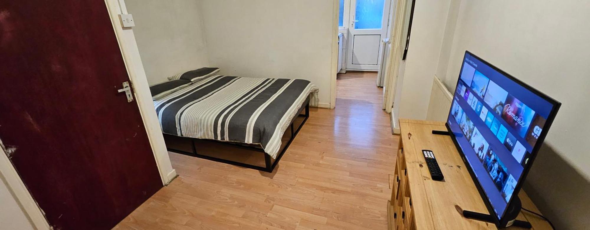 No Frills & Nothing Fancy 1 Bed Studio City Centre Cardiff Exterior foto