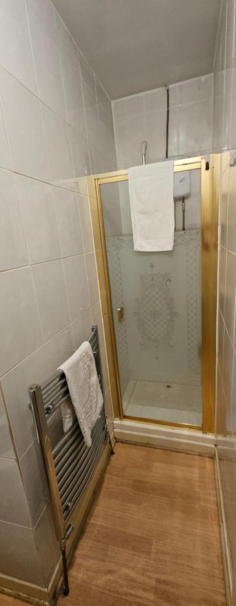 No Frills & Nothing Fancy 1 Bed Studio City Centre Cardiff Exterior foto